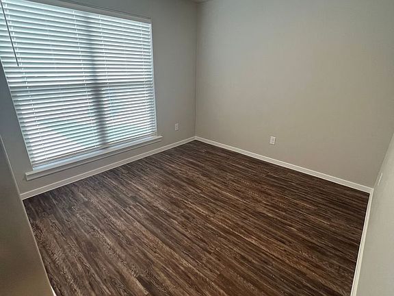 4th image of 2101 N Texas Ave Unit 2-B