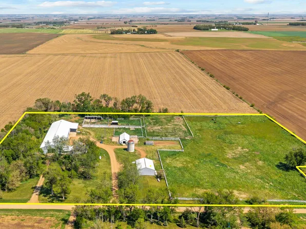 47138 293rd St, Beresford, SD 57004