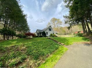 946 Claybank Rd, West Jefferson, NC 28694
