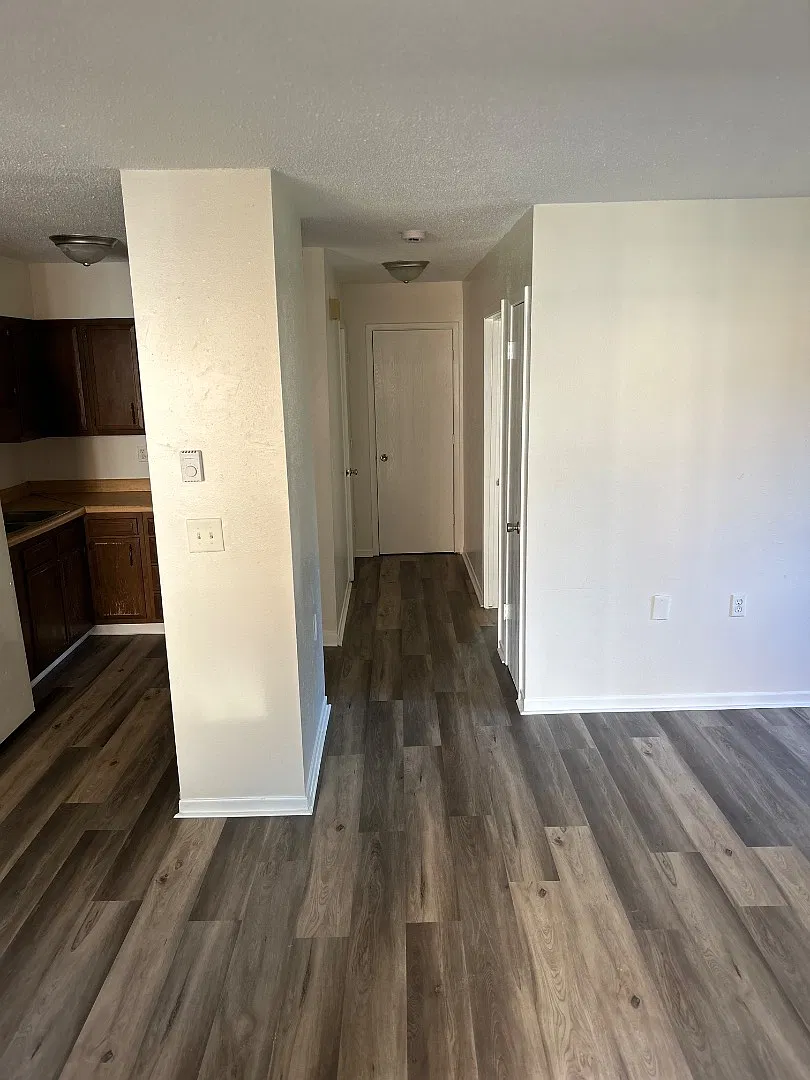 904 Baker St - 3 — Photo 1