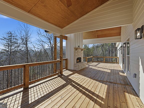 3rd image of 805 Captain McDonald Rd