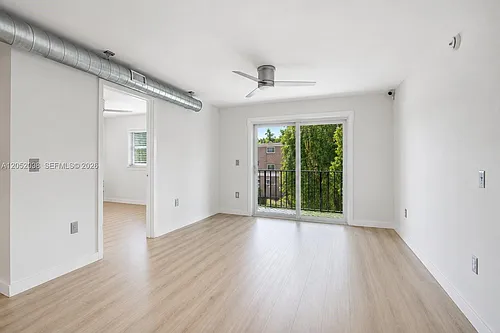 1900 Meridian Ave #204 Photo 1