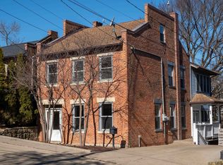 106 N Dodge St, Galena, IL 61036