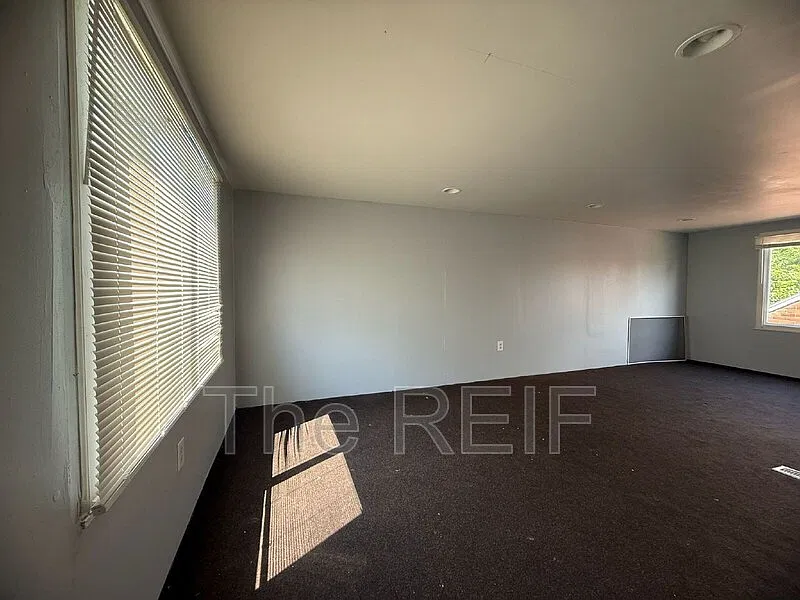3 bed, 1.0 bath, 1223 sqft, $1,400 — Photo 4