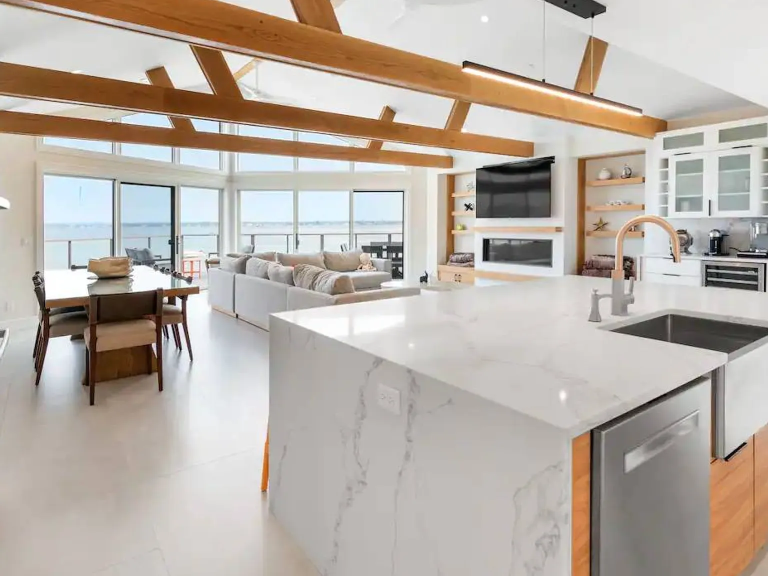 Bayfront Luxury on Dune Road Westhampton Beach — Photo 4