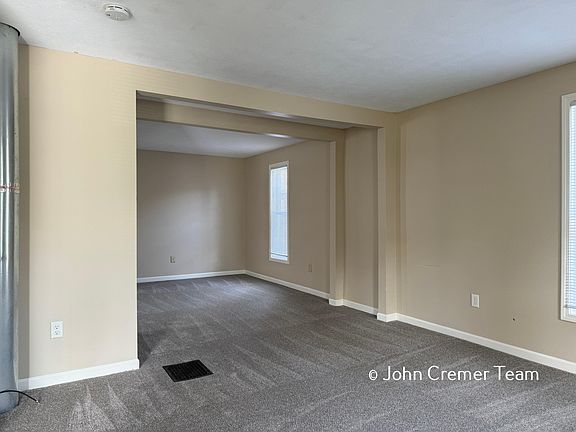 5th image of 1371 Portland Ave NE
