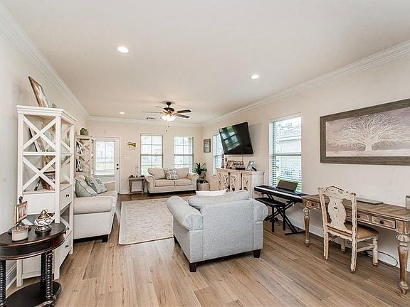 5th image of 22043 Giselle Dr