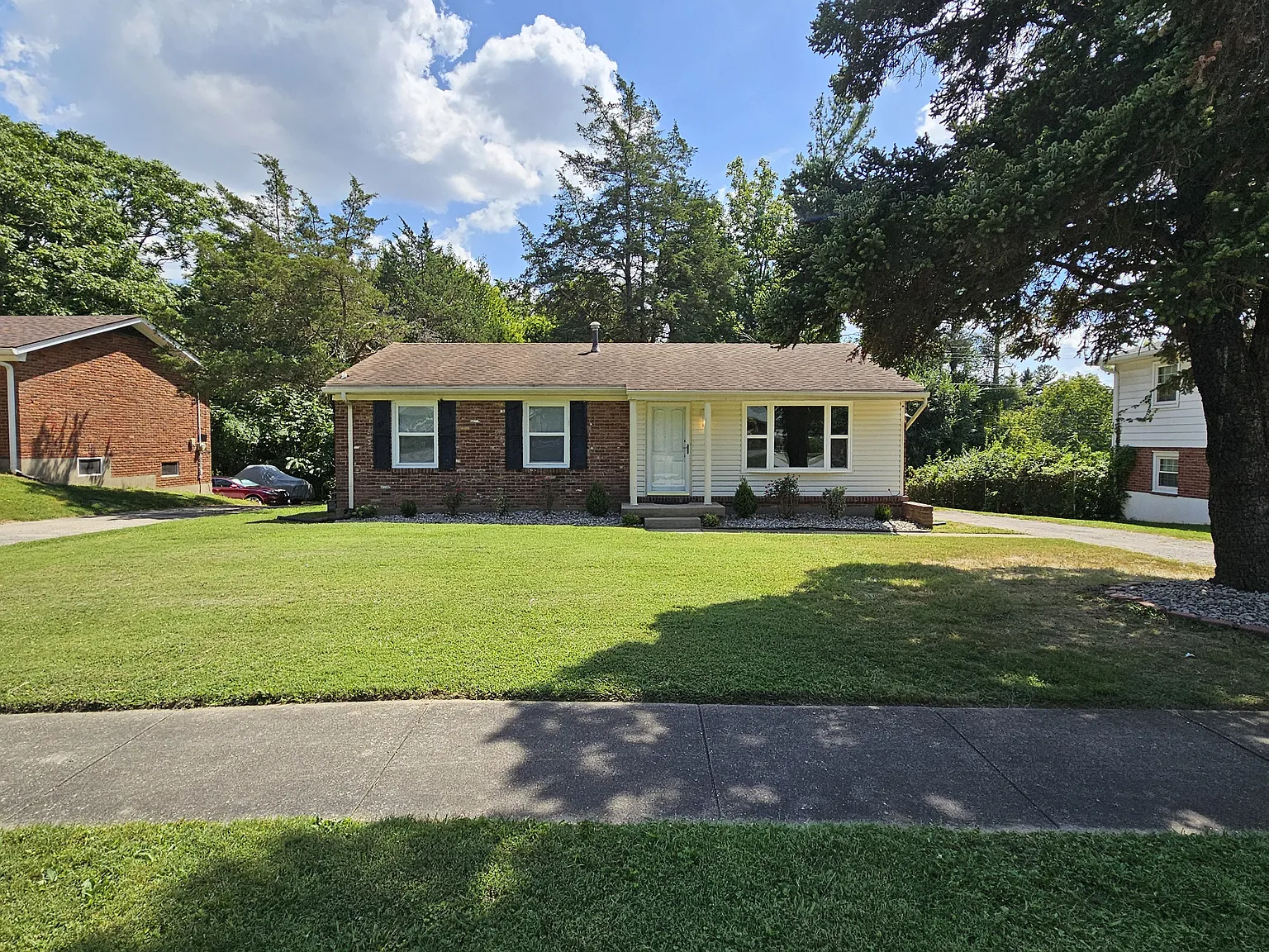 3 bed, 2177 sqft, $2,100 — Photo 4