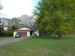 22445 Tulip St NW, Oak Grove, MN 55303