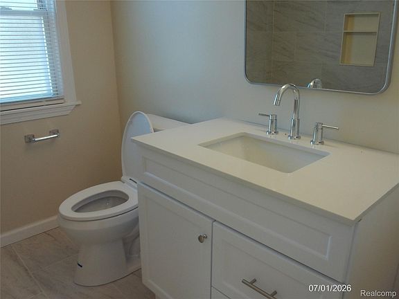 4th image of 7535 Republic Ave