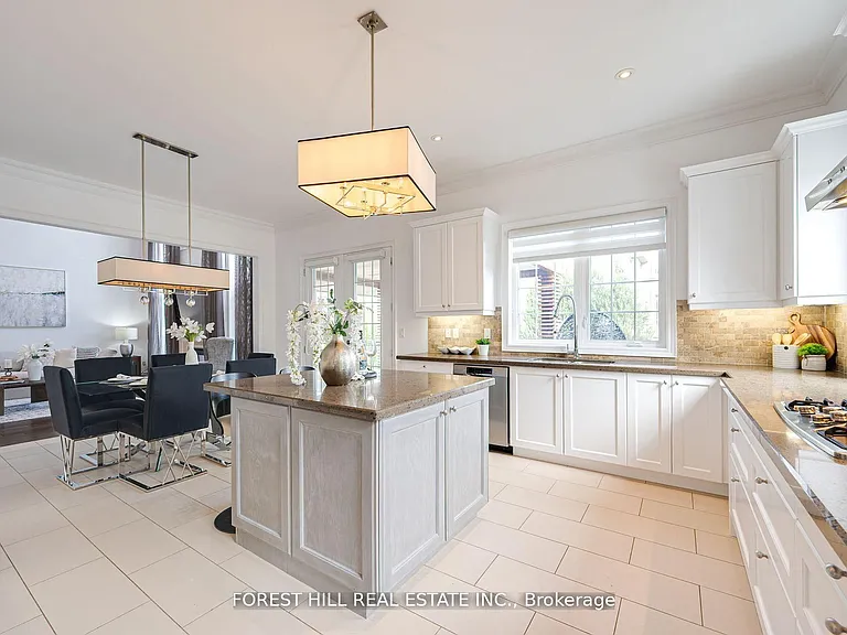 101 Glenheron Cres — Photo 14