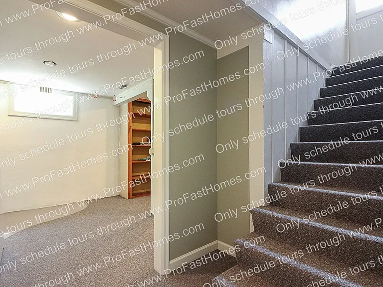 616 SW Moss St — Photo 22