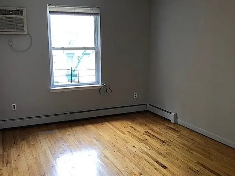 182 De Graw St #3 — Photo 8