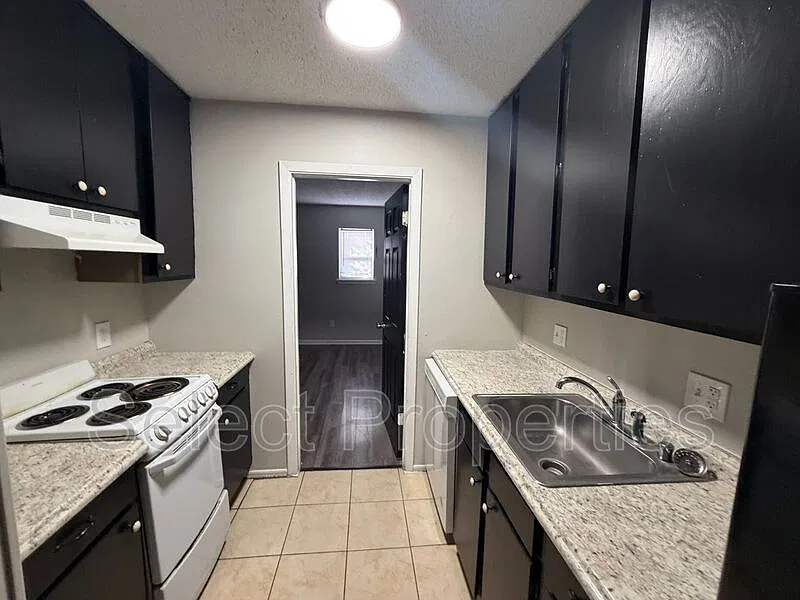 2 bed, 2.0 bath, 600 sqft, $800 — Photo 3