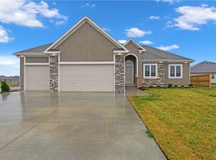 207 SW Eagles Ridge Dr, Blue Springs, MO 64014