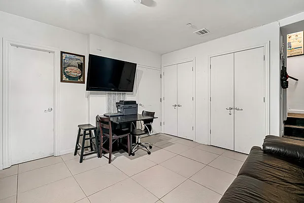 Rented by Compass | media 18