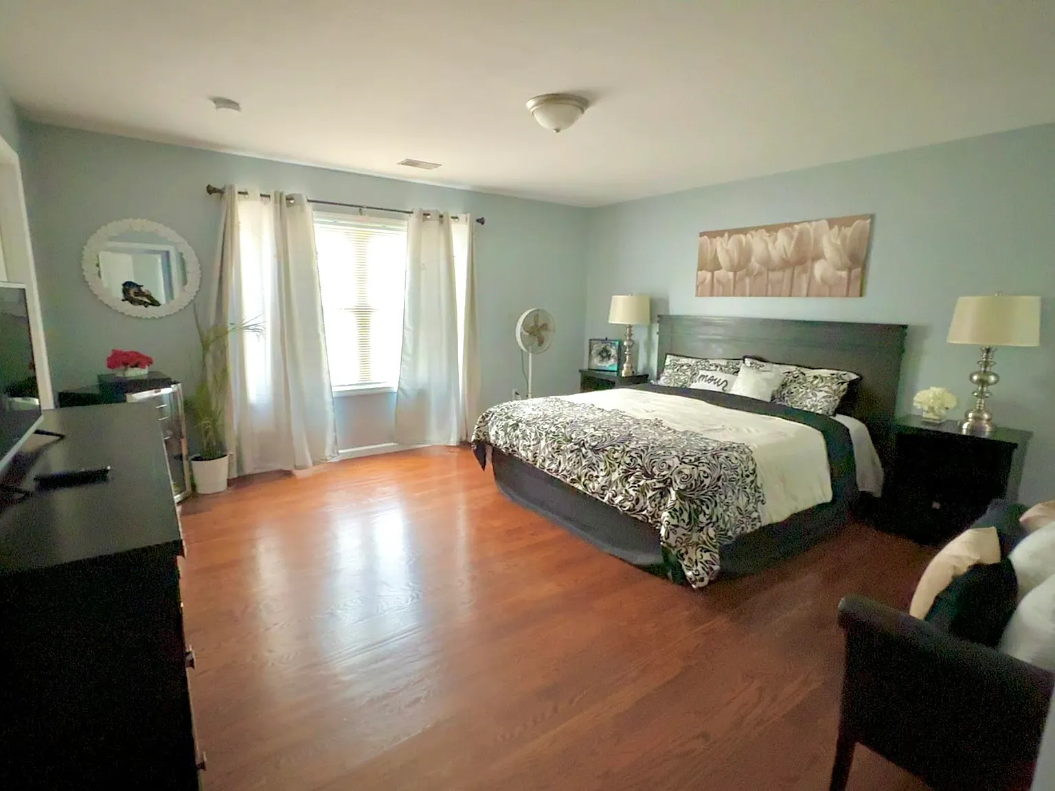 1 bed, 3670 sqft, $1,350 — Photo 4