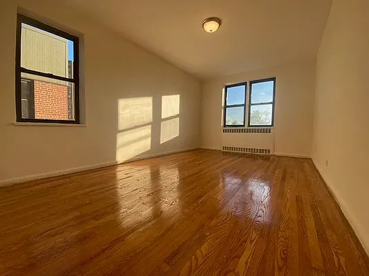 Rented by Silverstein Collection LLC  | media 25