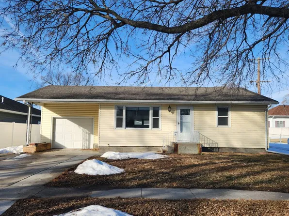 507 9th St, Saint Paul, NE 68873