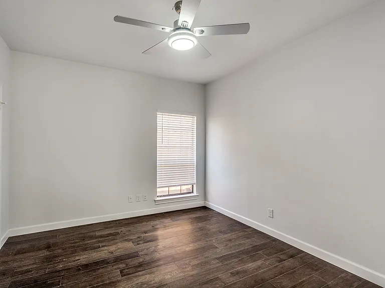 5308 Brougham Ln — Photo 10
