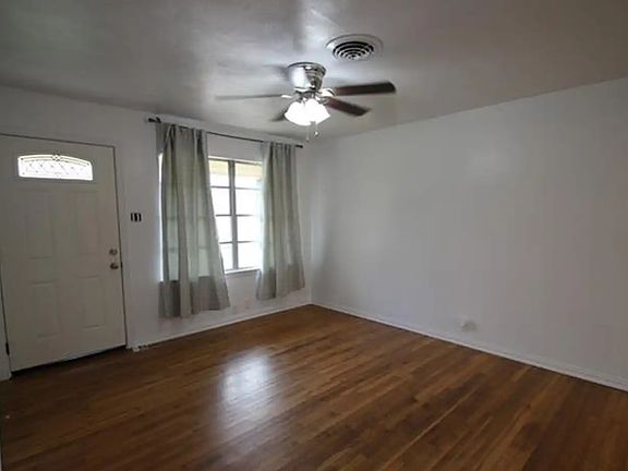 5th image of 3824 Anderson Ave