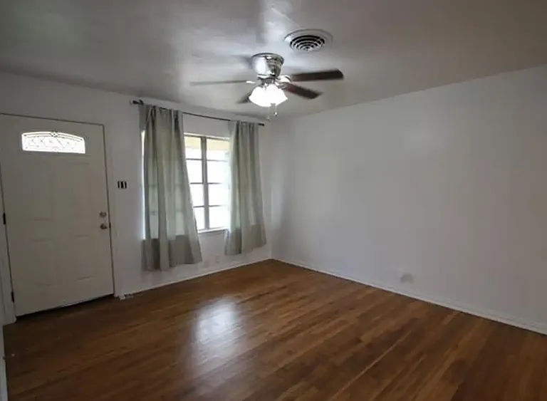 3824 Anderson Ave — Photo 5