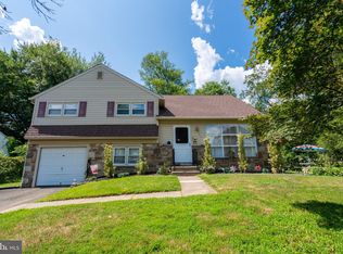 54 Henry Ave, Warminster, PA 18974