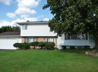 143 Kennedy Cir, Rochester, NY 14609