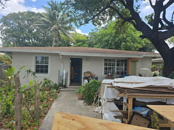 242 NW 7th Ave, Dania, FL 33004