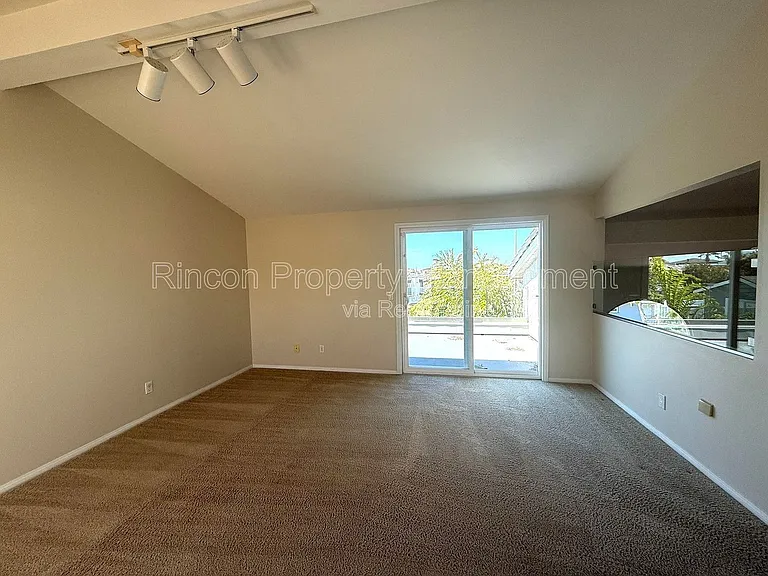 2462 Pierpont Blvd — Photo 24