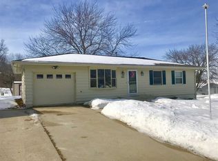 600 Hampton Dr, Williamsburg, IA 52361