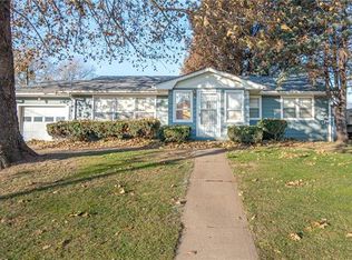 406 N 6th St, Wathena, KS 66090
