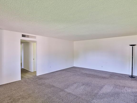 4th image of 326 N Miller St
