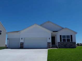 7118 Chenango Ln SW, Cedar Rapids, IA 52404