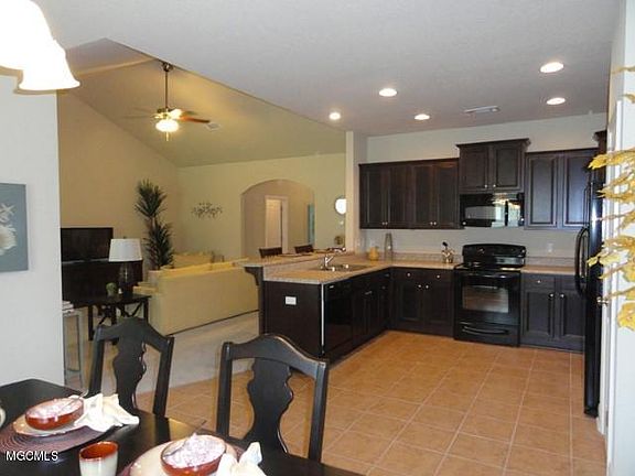 5th image of 10533 Chapelwood Dr