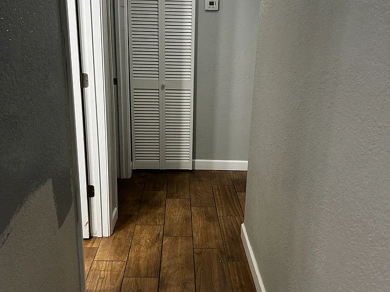 205 N Shawnee Blvd #C — Photo 4