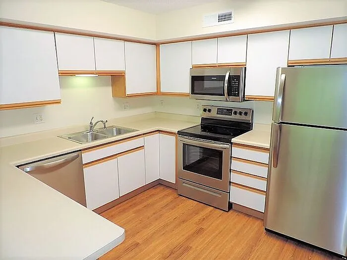 2869 Coral Ct #301 — Photo 8