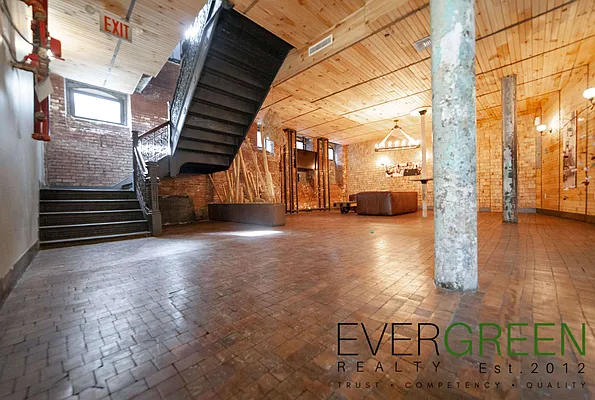 Rented by Evergreen Apartments BK | media 29