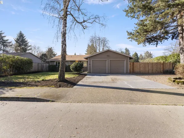 1893 NE 12th Ave, Hillsboro, OR 97124