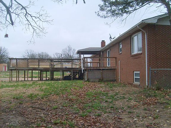 3rd image of 815 E 21st St
