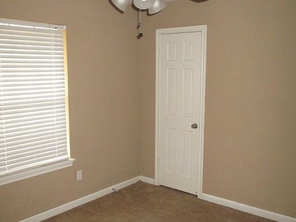 4th image of 5522 Pinewood Springs Dr