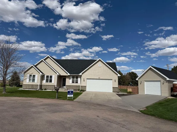 608 N Patterson Crt, Hershey, NE 69143