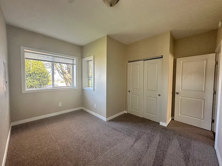 2331 S G St #B — Photo 8