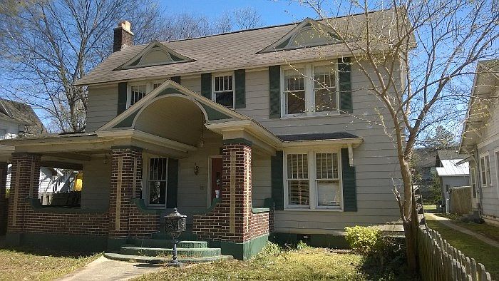 1st image of 605 S College St