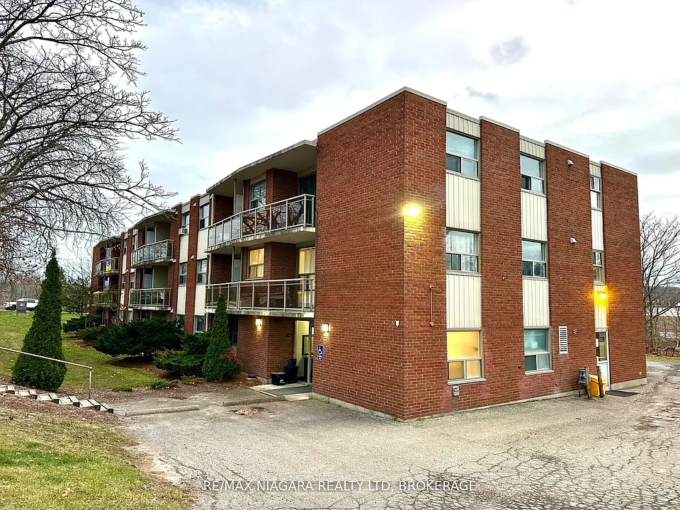 7 Riverview Blvd #105