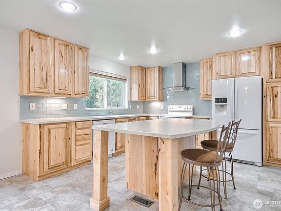 5th image of 12124 106th Avenue Ct E