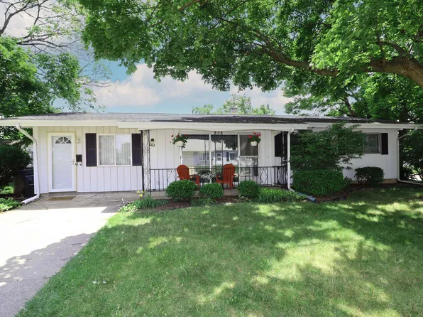 1442 Oakdale Dr, South Bend, IN 46614