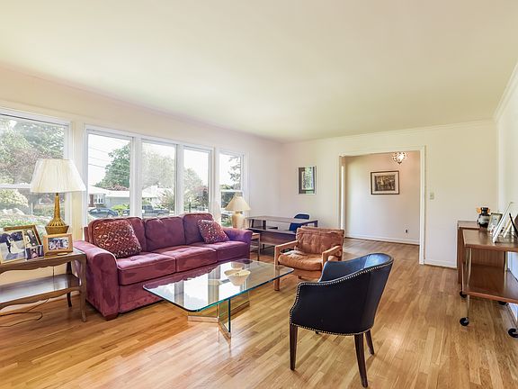 4th image of 140 Teresa Ln
