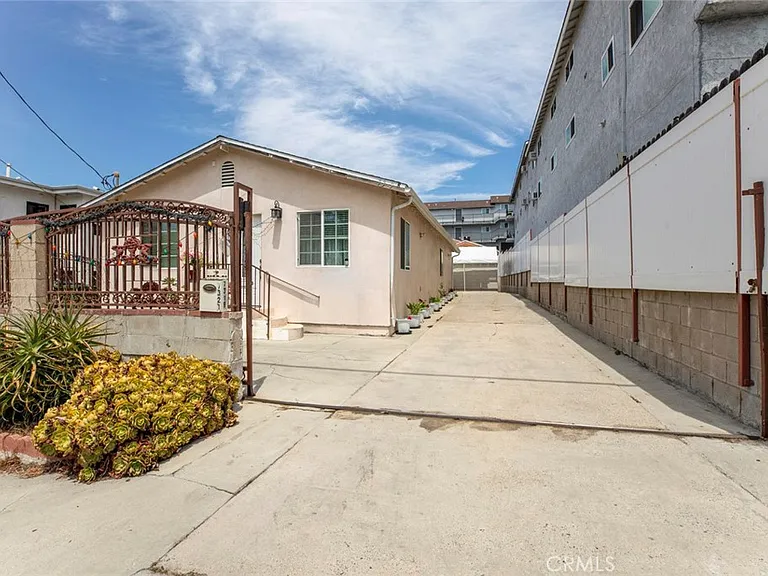 7319 Valmont St — Photo 1
