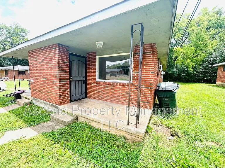 1102 N Hickory St #A — Photo 1